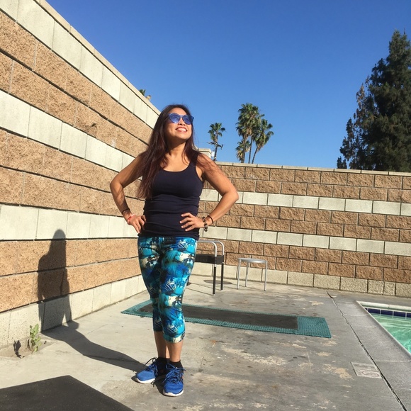 New posher! I love to shop as much as you do :D <3 - Picture 3 of 5